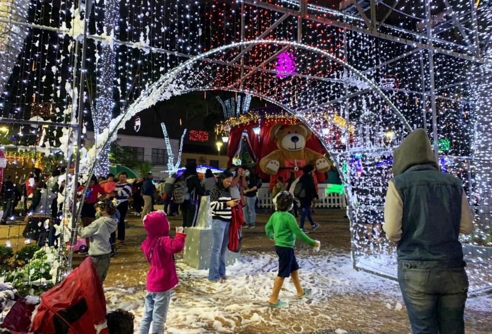 Embu das Artes: Veja programação do Natal Iluminado neste sábado e domingo, 19