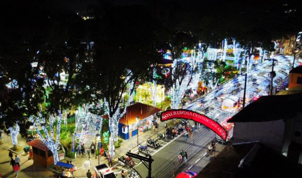 Embu das Artes: Natal Iluminado tem Papai Noel, pagode e sertanejo neste domingo, 19