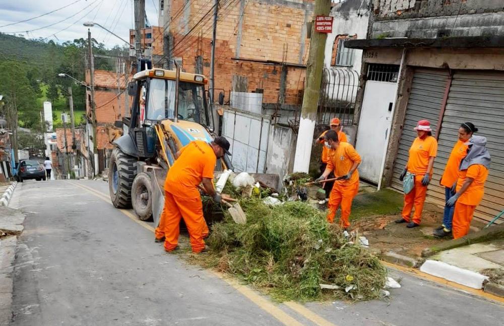 Regionais seguem com serviços de melhorias em Itapecerica da Serra