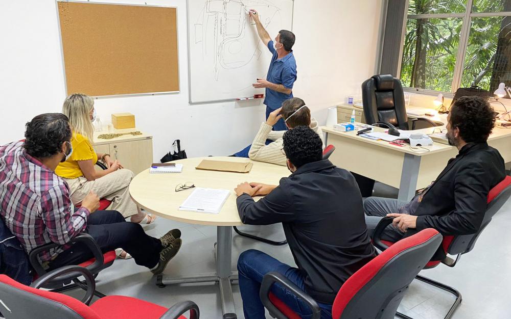 Reunião na Prefeitura de Itapecerica da Serra tratou de assuntos relacionados à Artesita