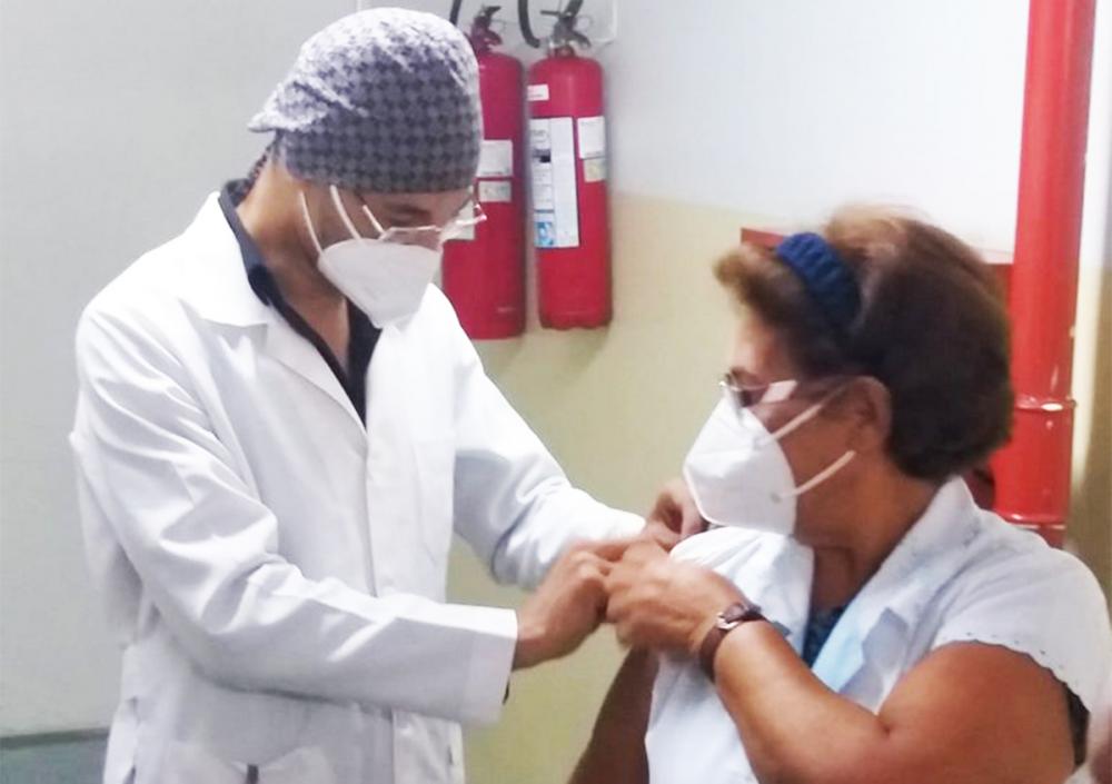 Itapecerica da Serra aplicou mais de 290 mil doses após um ano da chegada das vacinas contra Covid
