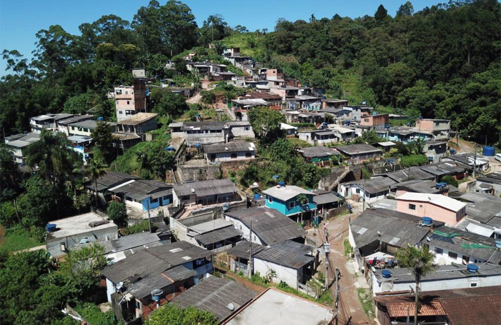 Defesa Civil de Itapecerica da Serra atende ocorrência de deslizamento de terra 