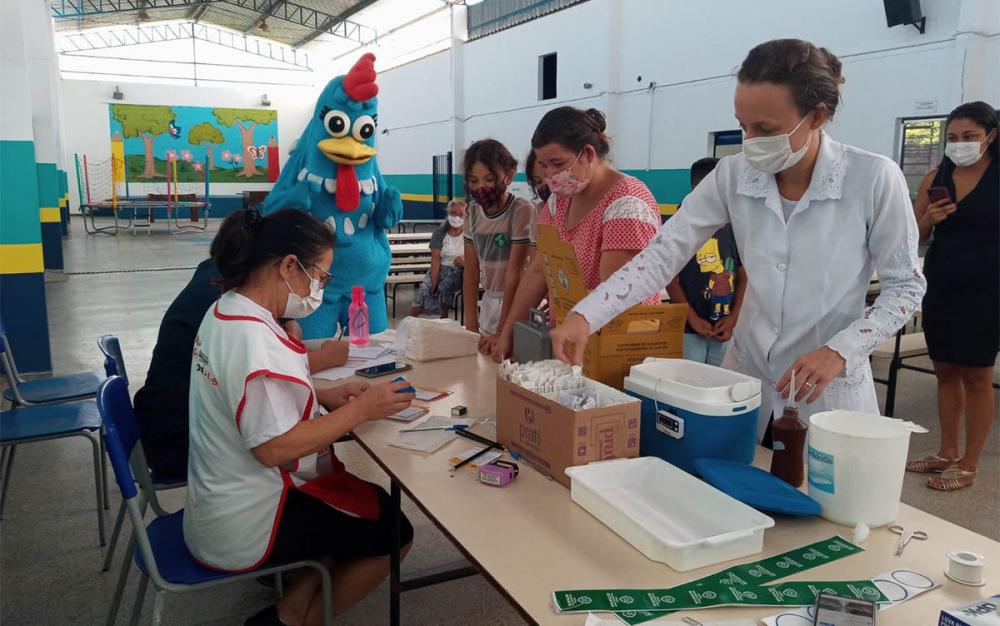 “Semana E” da vacinação contra Covid-19 é realizada nas escolas de Itapecerica da Serra