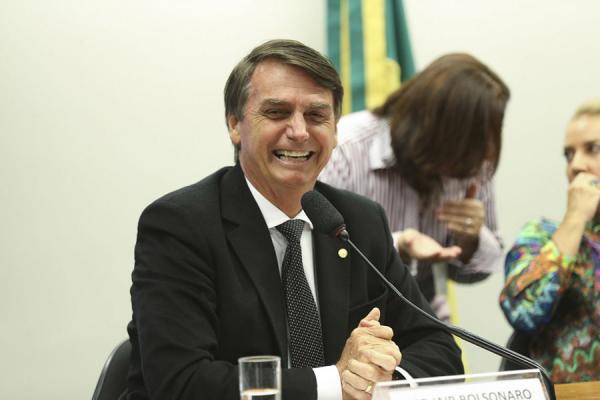 Presidente Jair Bolsonaro deve voltar ao trabalho nesta quarta-feira, diz porta-voz