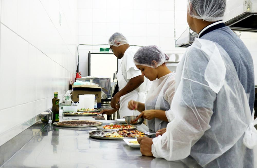 Curso de fabricação de Pizzas é promovido pela Prefeitura de Itapecerica da Serra