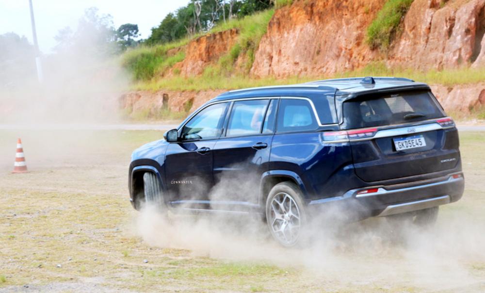 GCM de Itapecerica da Serra realiza test-drive para escolher nova viatura