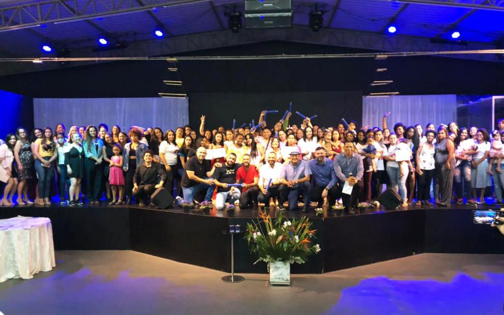 Embu das Artes:‘Prospera Família’ entrega certificação profissional a 781 formandas