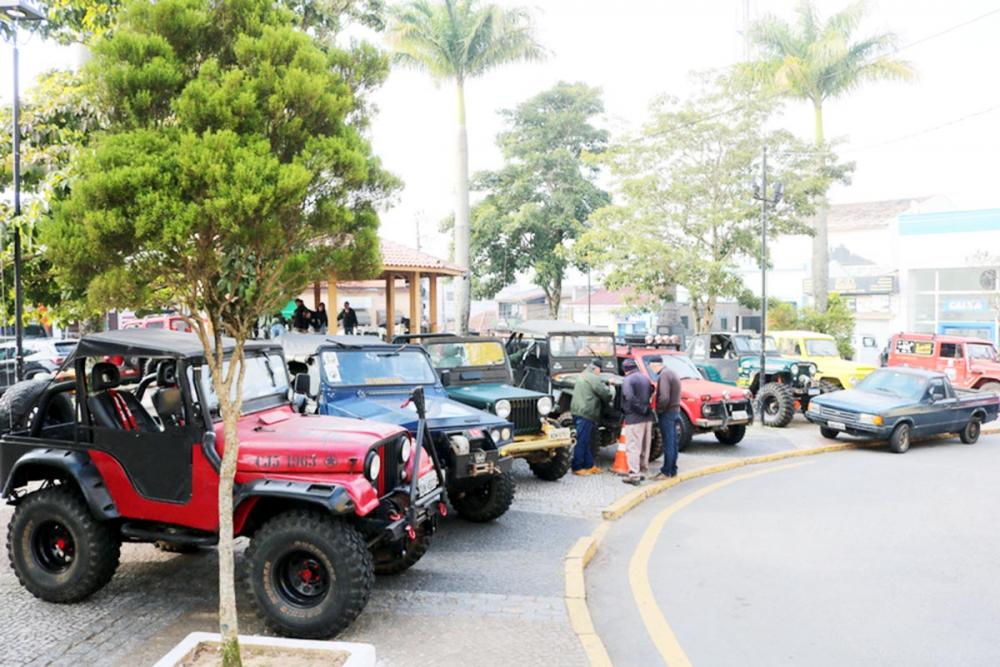 Jipeiros de Itapecerica da Serra e região realizam a Trilha do Peray com muita adrenalina