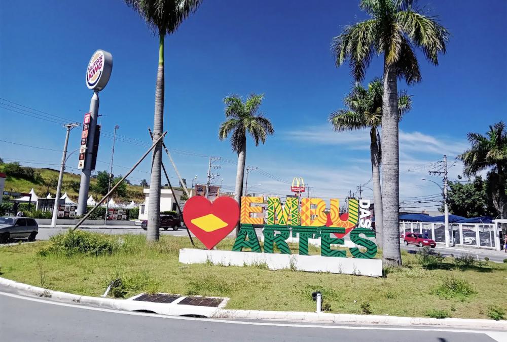 Veja o que abre e fecha no feriado de Corpus Christi em Embu das Artes