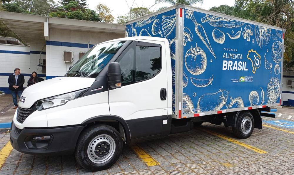 Banco de Alimentos de Itapecerica da Serra recebe caminhão refrigerado do Ministério da Cidadania