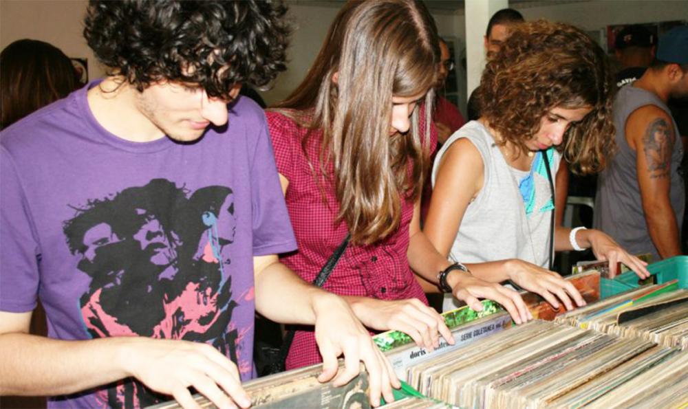 ‘Loucos por Vinil’ completa 20 anos com feira e shows em Embu das Artes; saiba mais!