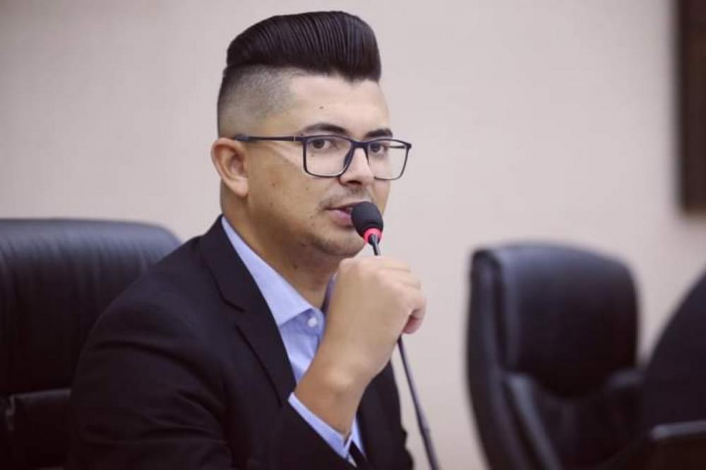 Renato Oliveira deve tomar posse como prefeito de Embu das Artes; assista entrevista com diretor jurídico da Câmara 