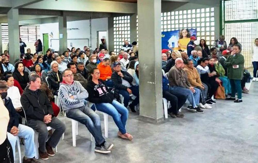 Prefeitura de Embu das Artes entrega 350 matrículas para regularização de imóveis no Jardim Mimás