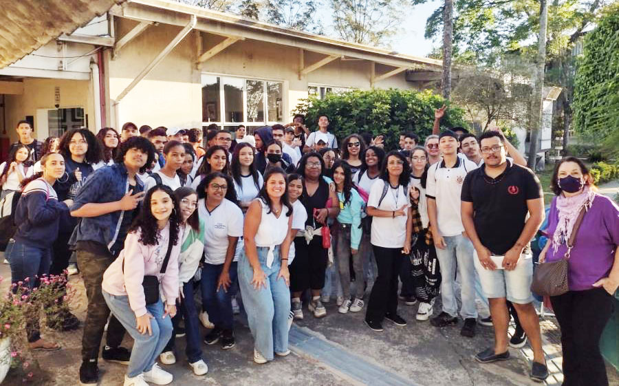 Alunos de Escola Estadual conhecem a Estação de Tratamento de Esgoto da Prefeitura de Itapecerica da Serra 