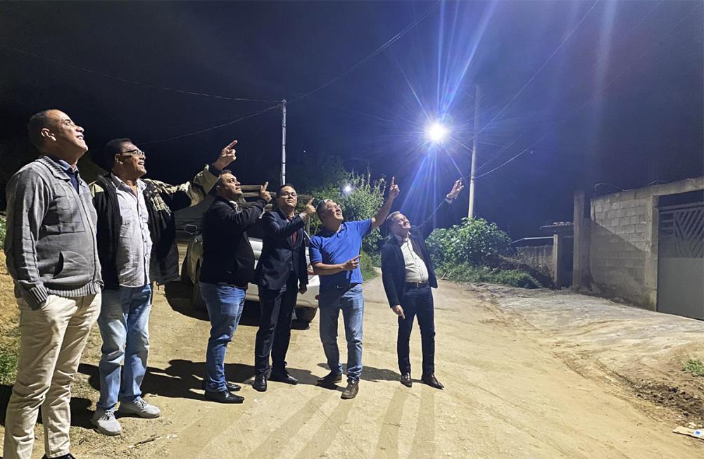 Itapecerica da Serra: Lagoa e Refúgio da Serra recebem nova iluminação pública