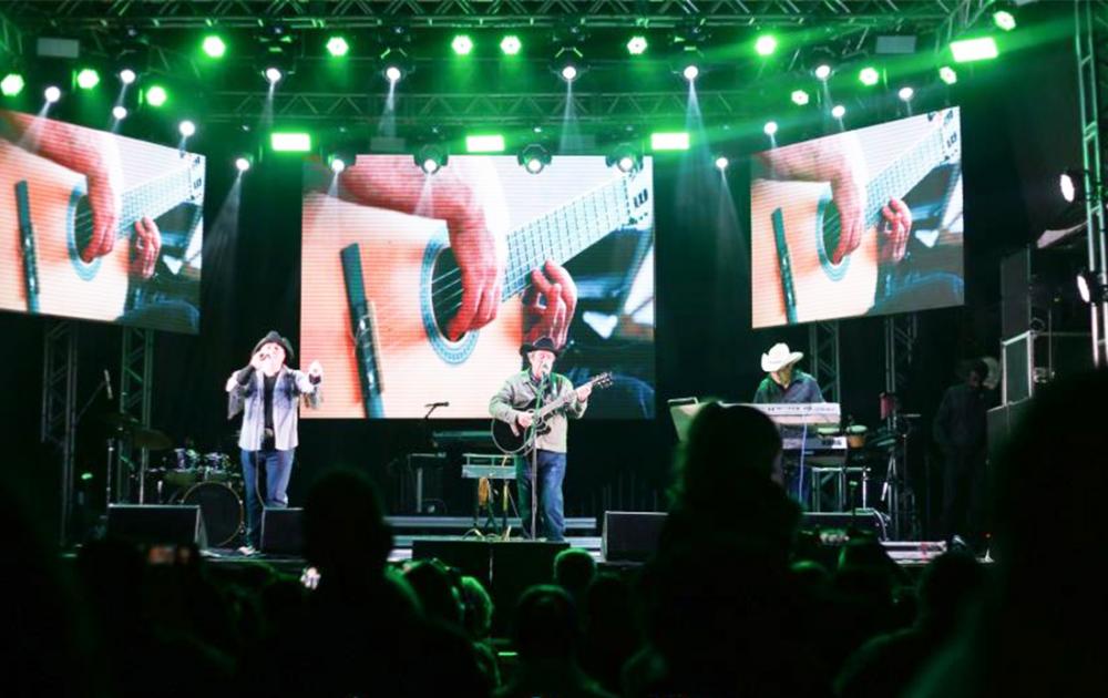 Artistas de Itapecerica da Serra se apresentam na Estação São Paulo-Morumbi do Metrô