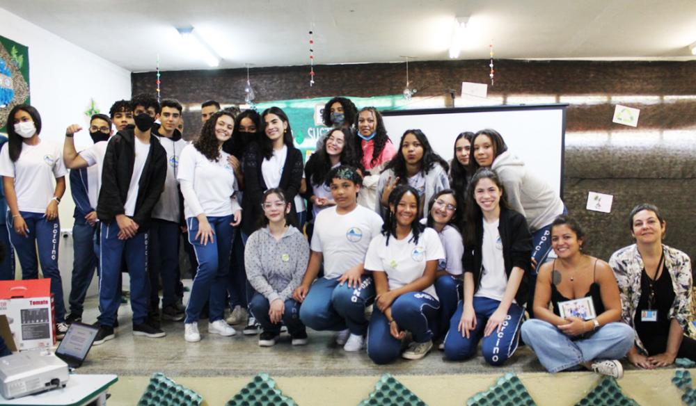 Itapecerica da Serra: Alunos da E.E. Porcino assitem palestra sobre destinação de resíduos sólidos 