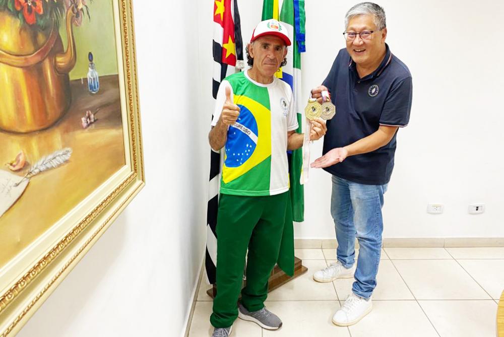 Itapecerica da Serra: Atleta Edson Vanderley retorna da Colômbia com medalhas 
