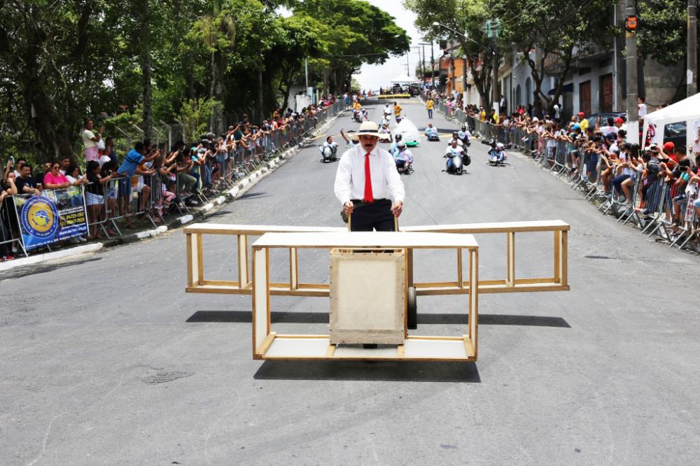 Corrida de Carrinho de Rolimã é realizada com sucesso em Itapecerica da Serra