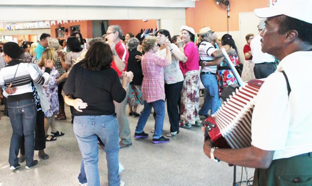 Embu das Artes: ‘Baile da 3ª Idade’ de confraternização acontece no sábado, 17