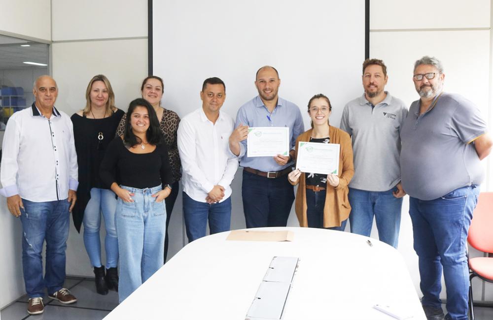 Itapecerica da Serra: Votorantim e Borkar Tapetes Automotivos recebem certificado do Selo Verde 