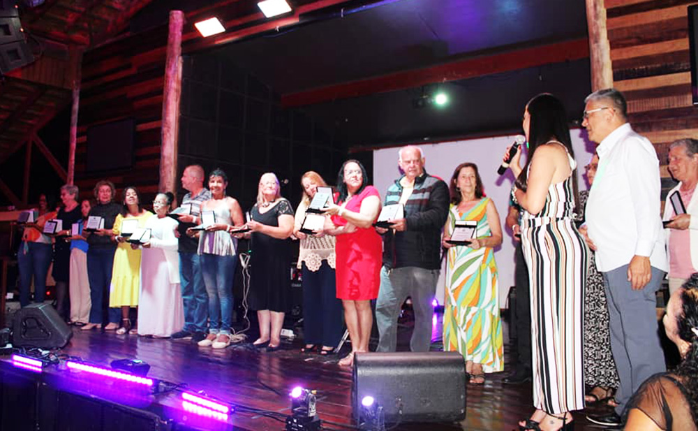 Prefeitura de Itapecerica da Serra homenageia servidores aposentados da saúde