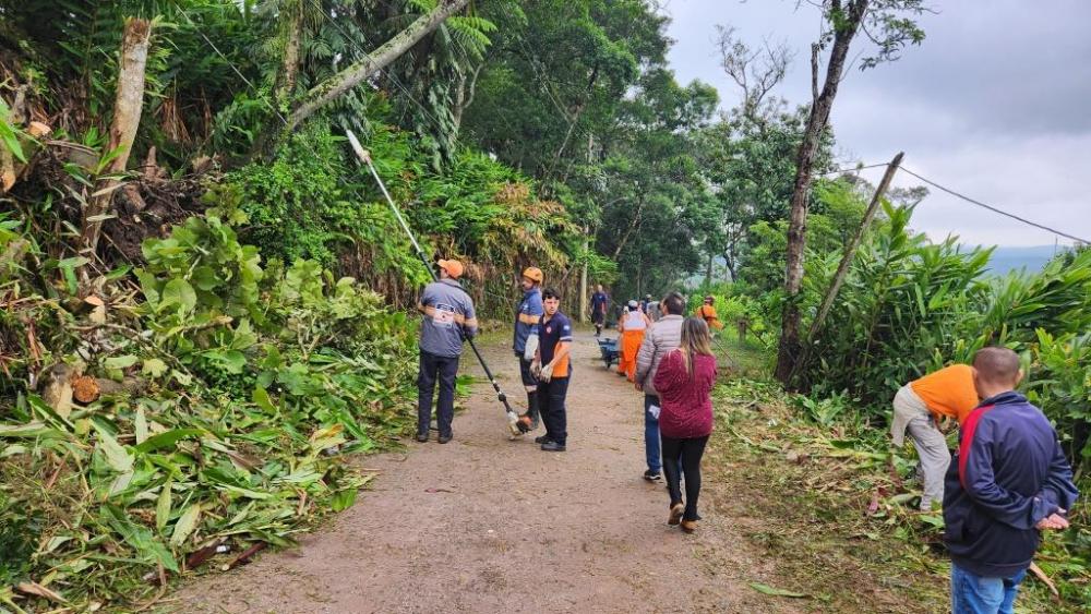Itapecerica da Serra: Prefeitura realiza ações no Jardim Renata