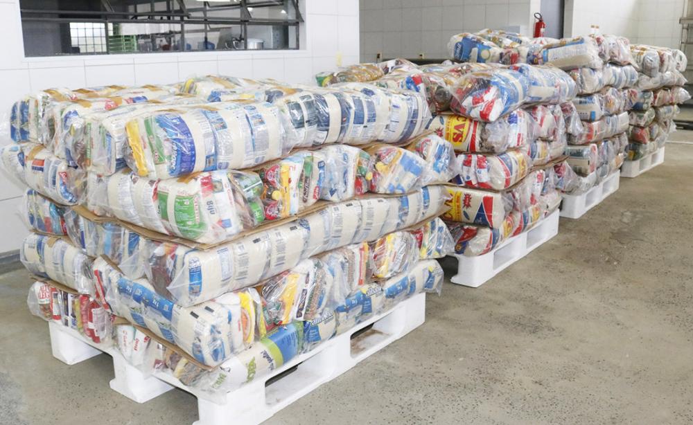 Prefeitura de Itapecerica da Serra distribui 300 kits de cestas básicas para OSCs 