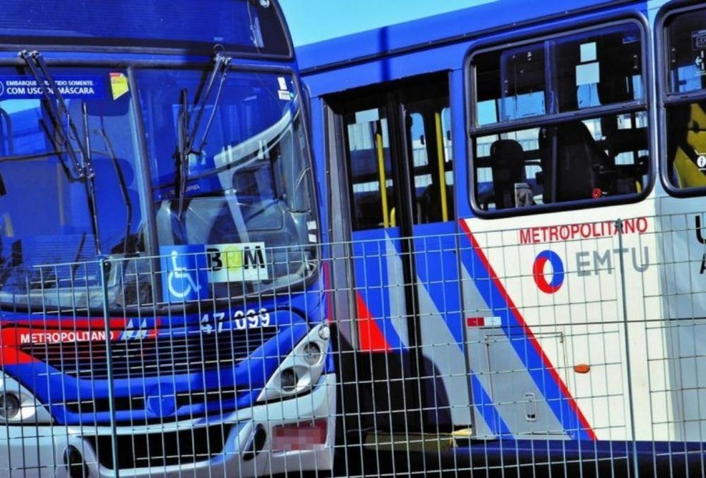 Manifestação em Taboão da Serra e Osasco causa interrupção em linhas de ônibus, diz EMTU 