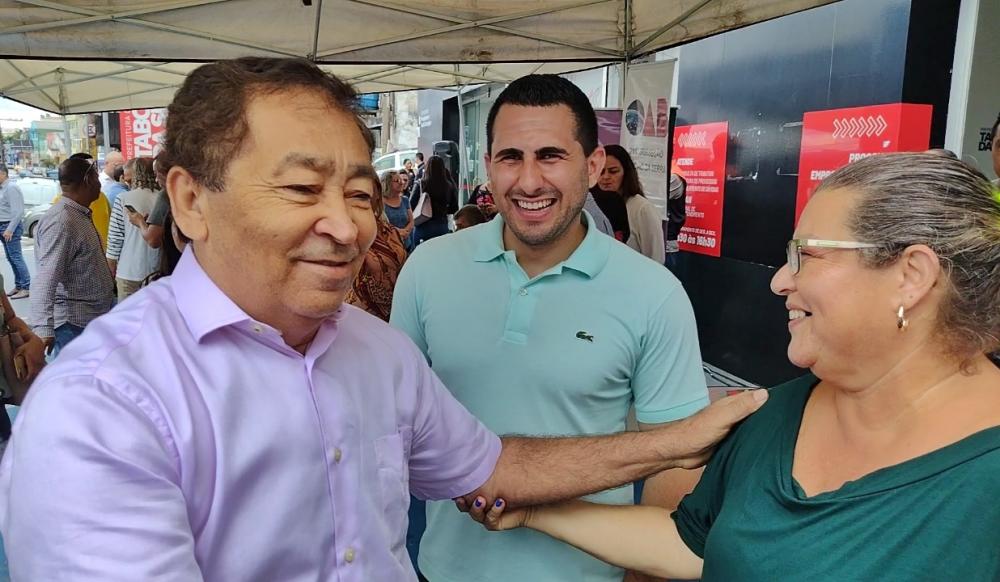 Prefeito Aprígio durante o evento no Pirajucara, em Taboão da Serra, no último dia 16. Foto: Charles Eliseu/Jornal SP Repórter