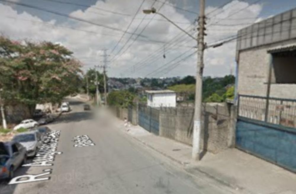 Embu das Artes: colisão entre ônibus e moto deixa vítima 