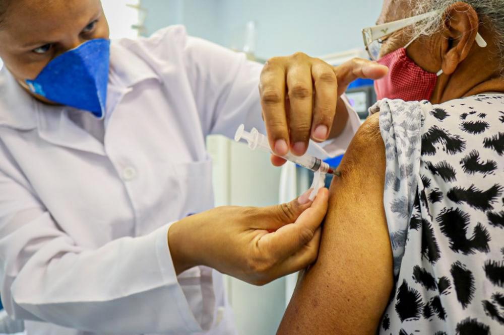Itapecerica da Serra: começa de forma escalonada nesta terça, 18, a vacinação com bivalente contra a Covid para 20+ com comorbidades