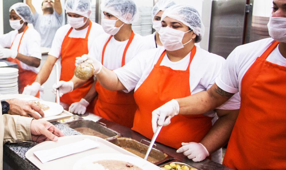 Bom Prato Embu das Artes serve cardápio especial para celebrar Dia das Mães