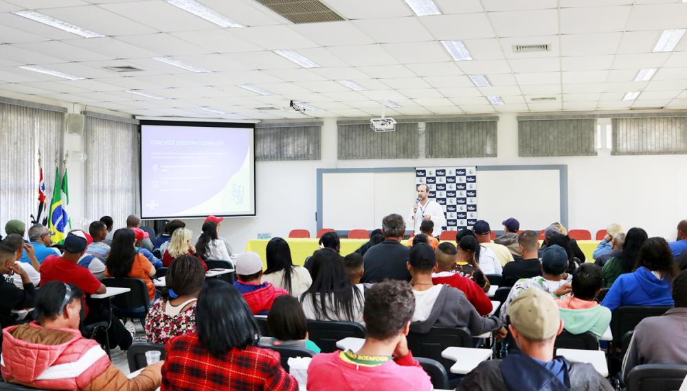 Itapecerica da Serra: Prefeitura inicia série de cursos para a Frente de Trabalho ministrado pelo Sebrae