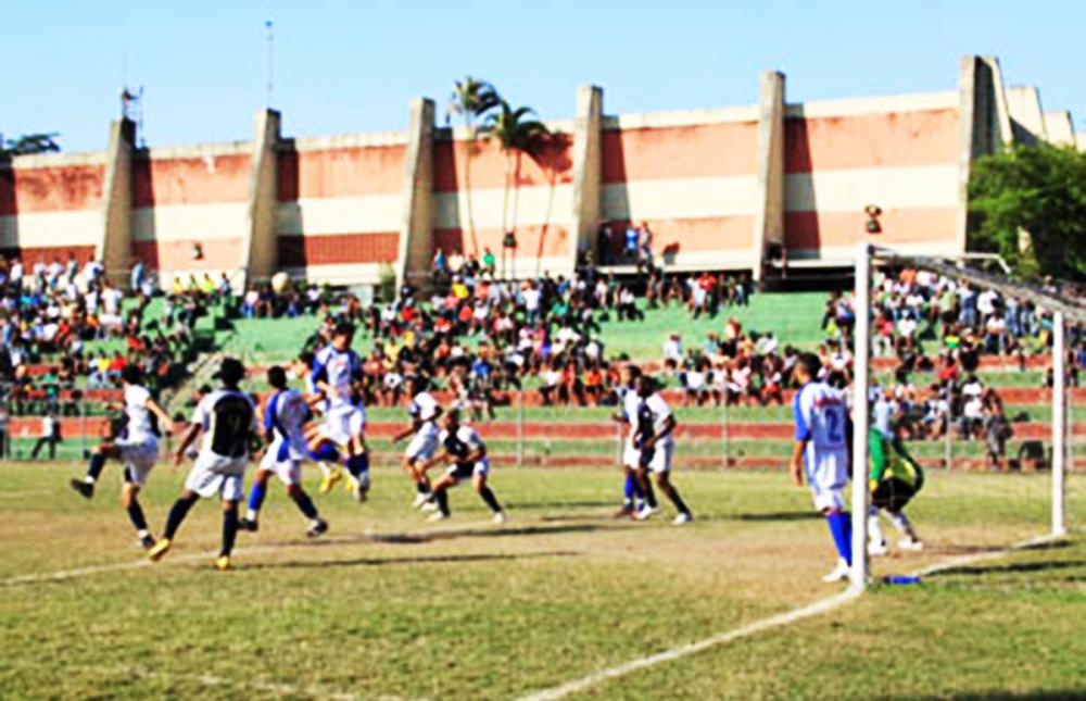 Final de campeonato de futebol acontece neste domingo, 9, em Embu das Artes