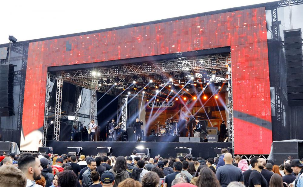 Banda CPM22 fez um show marcante na arena do Rodeio em Itapecerica da Serra