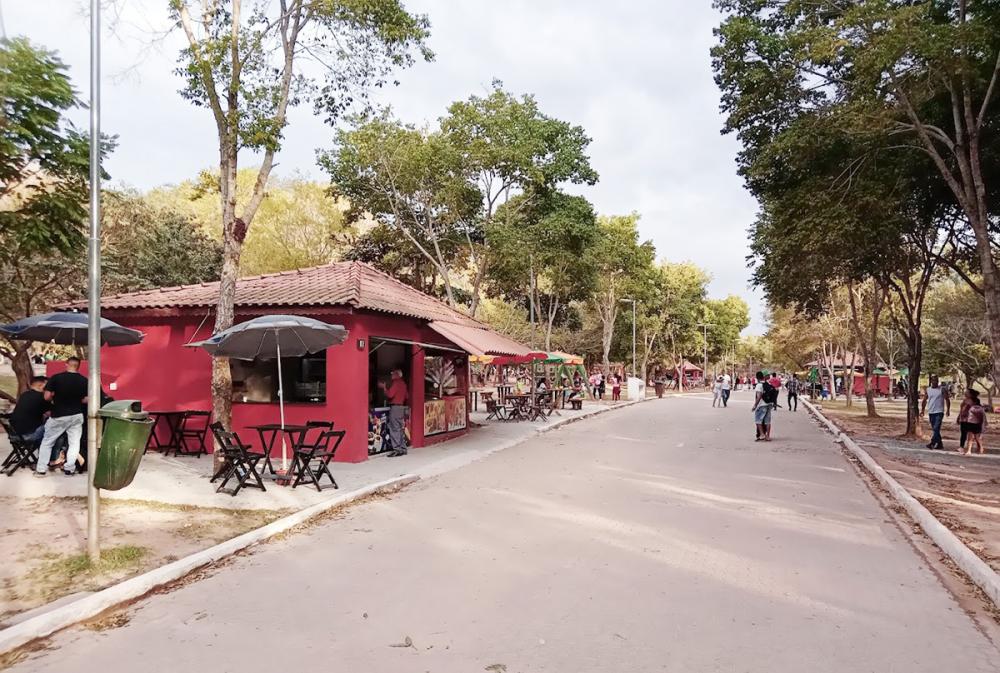 Embu das Artes: Com entrada franca, Parque Francisco Rizzo é um local muito agradável 