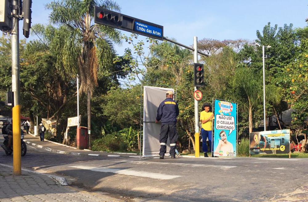 Embu das Artes: Secretaria de Mobilidade Urbana realiza ação “Partiu Férias Seguras”