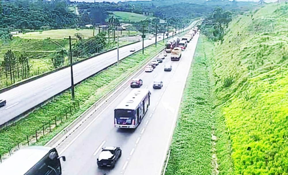 Régis será bloqueada em ambos os sentidos no km 289,6, em Itapecerica da Serra na segunda, 24, por 10 minutos