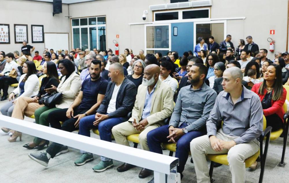 Prefeitura de Embu das Artes e Cref promovem homenagem aos profissionais de Educação Física