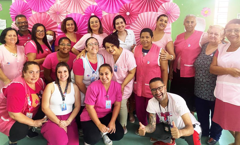 Saúde de Itapecerica da Serra realizou ação especial de Multivacinação e Campanha Outubro Rosa