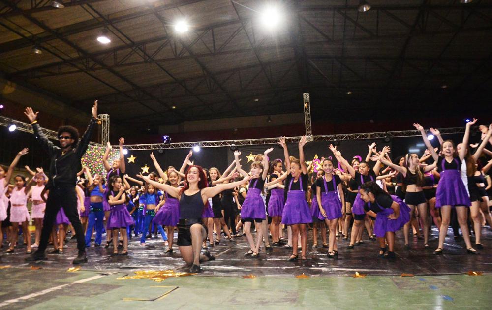 Festival de dança reúne mais de 3 mil pessoas em Embu das Artes