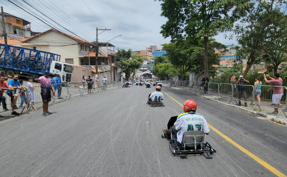 Itapecerica da Serra realiza com sucesso o 17º GP Jovões de Carrinho de Rolimã 