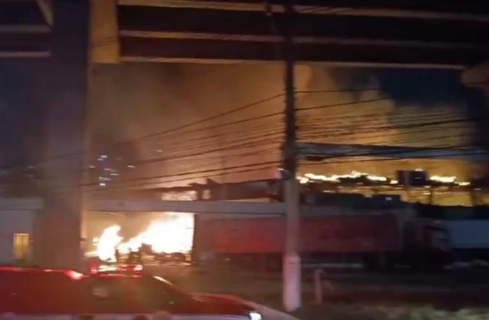 Leia a atualização sobre o incêndio em Embu das Artes 