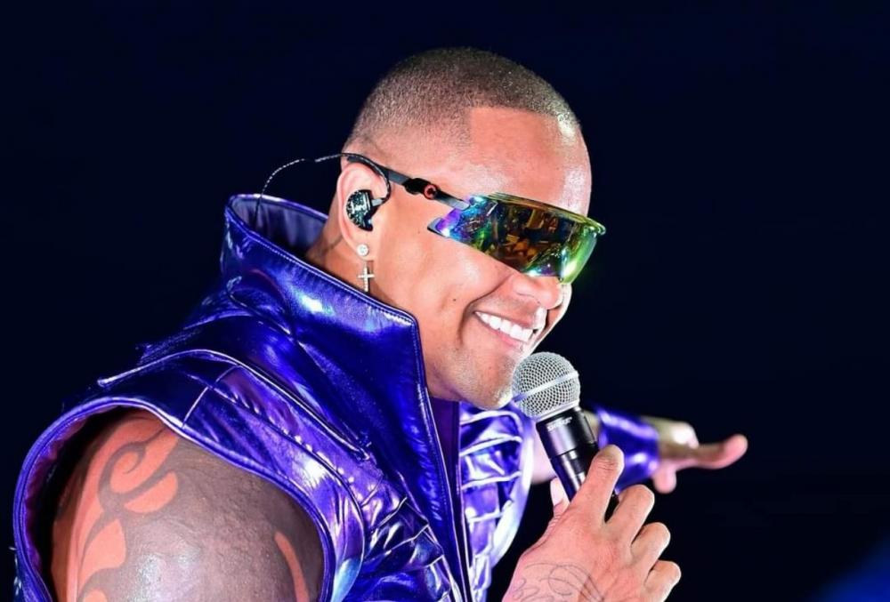 Prefeito de Embu das Artes confirma show de Léo Santana 