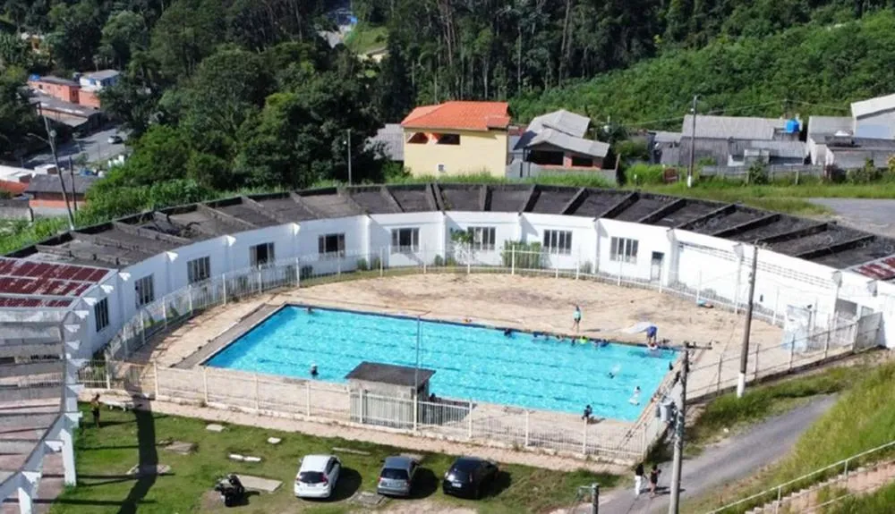 Aulas de natação e hidroginástica gratuitas em Itapecerica da Serra; saiba mais