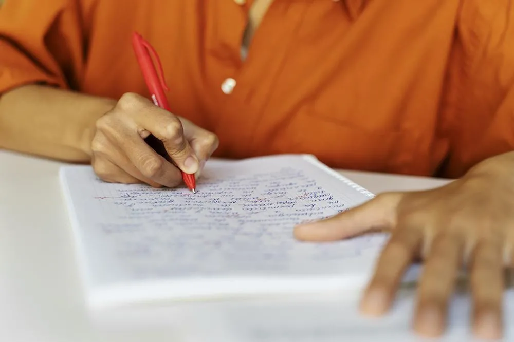‘MOVA’ Embu das Artes tem 14 núcleos para alfabetizar jovens e adultos. Participe!