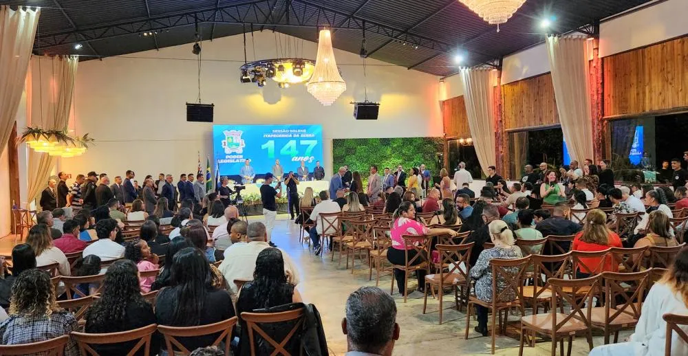 Câmara de Itapecerica da Serra entrega honrarias na Sessão Solene em comemoração ao aniversário da cidade