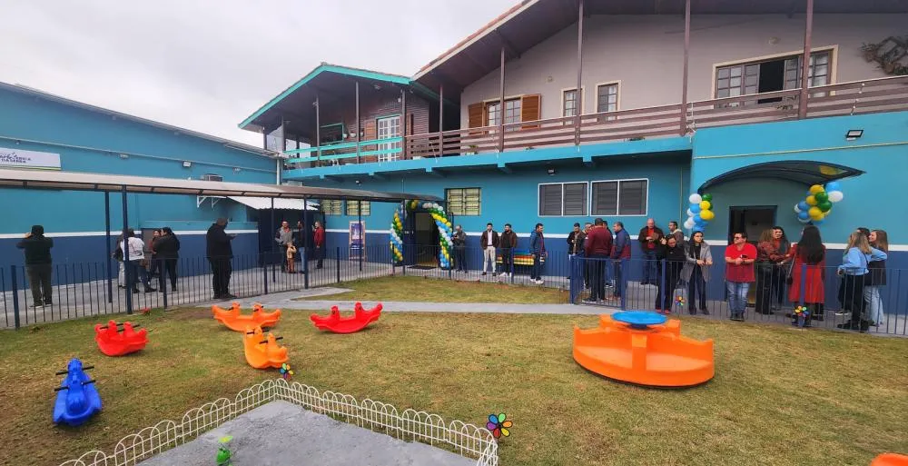 Itapecerica da Serra: Escola Municipal Potuverá é inaugurada