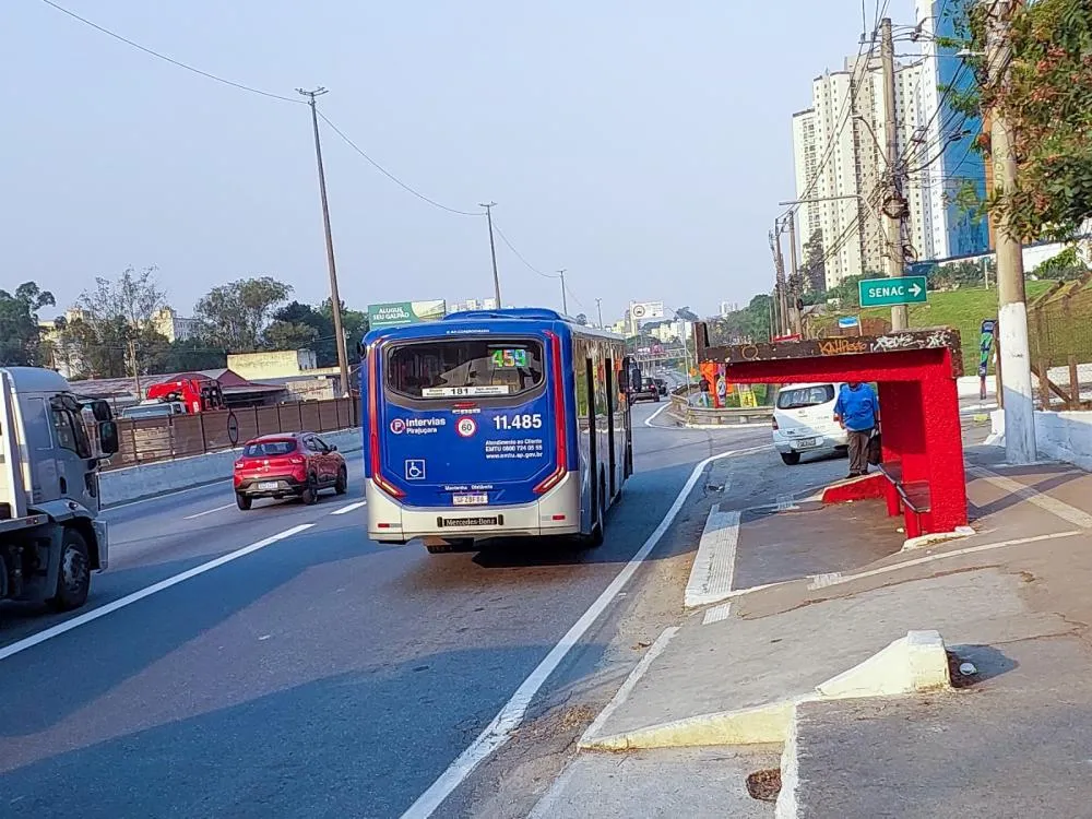 Faixa de ônibus já funciona em Taboão da Serra